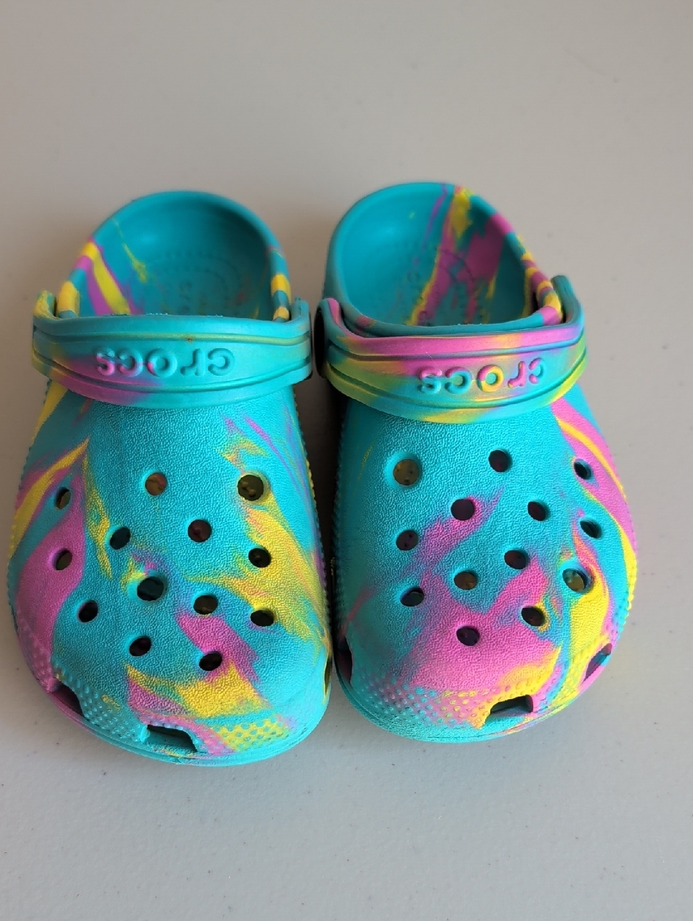 CROCS Kids Tie-Dye Clogs - Turquoise Pink Yellow